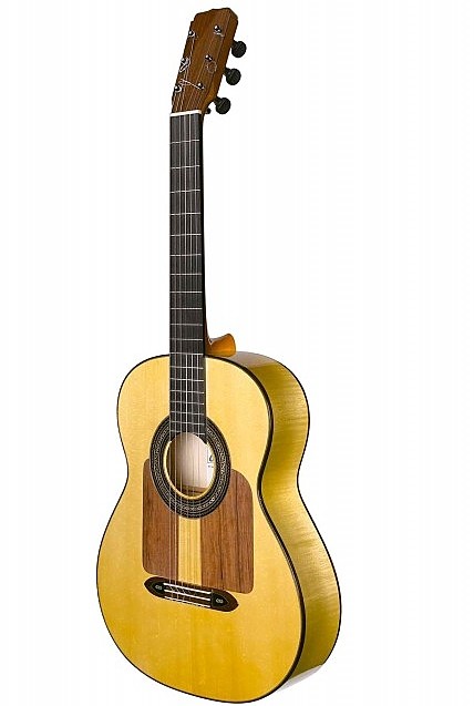 Guitarra de Tablao by Jose Ramirez
